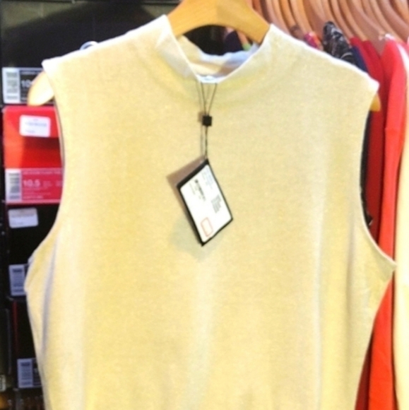 St. John Tops - 𝅺ST John women's tank top shirt size extra large light almond gold color NWT